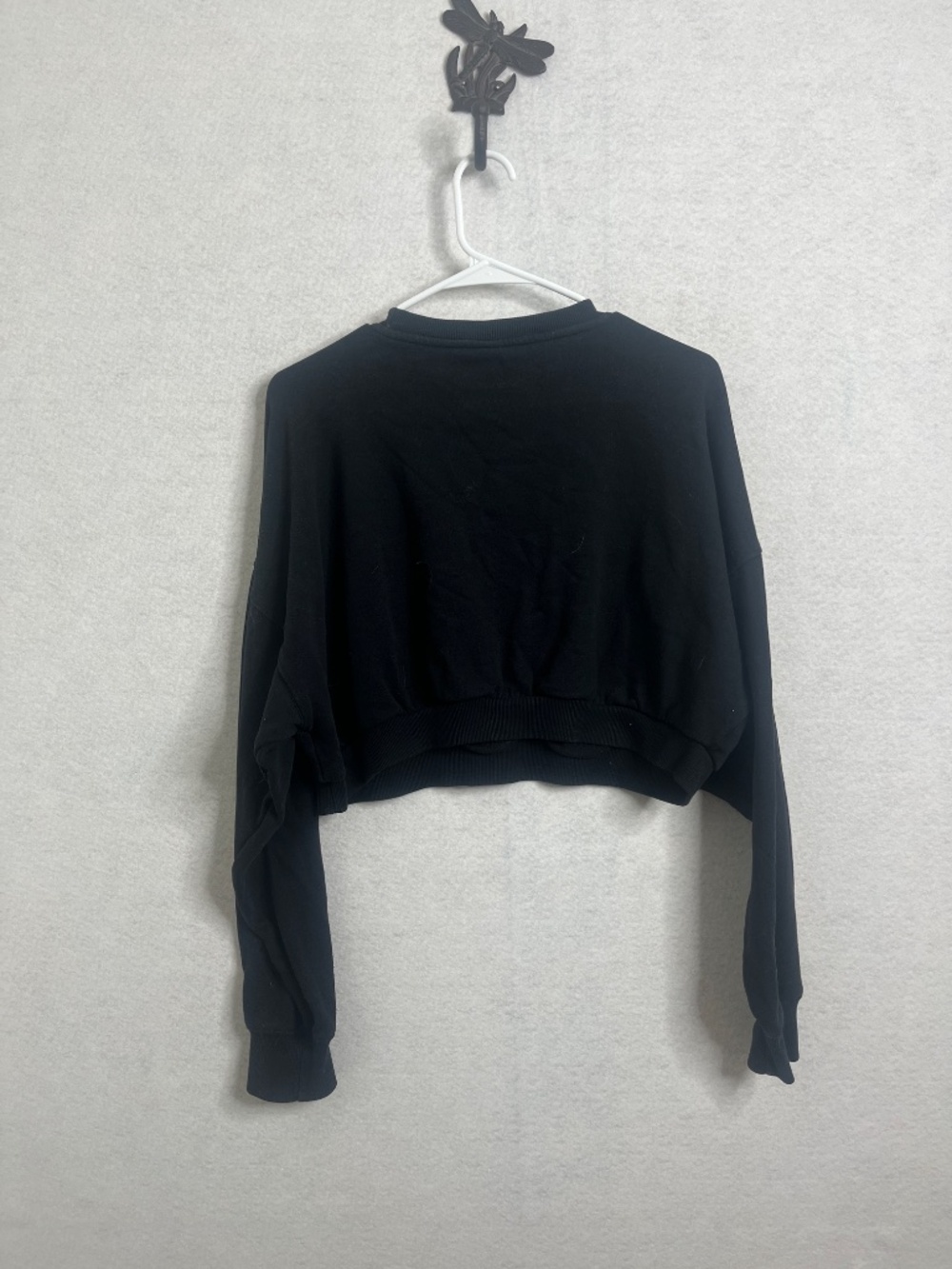 NFL Las Vegas Raiders Cropped Sweatshirt Black Graphic Crewneck Size Small - Picture 2 of 3